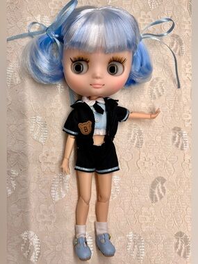 Middie Blythe Doll in Blythe Blue Trim Two-Piece Set